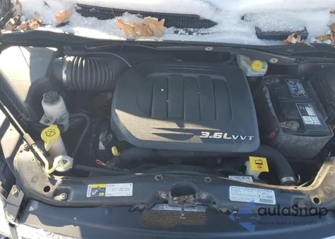 2013 Chrysler Town & Country Touring из США, поврежденный, VIN 2C4RC1BG3DR564381